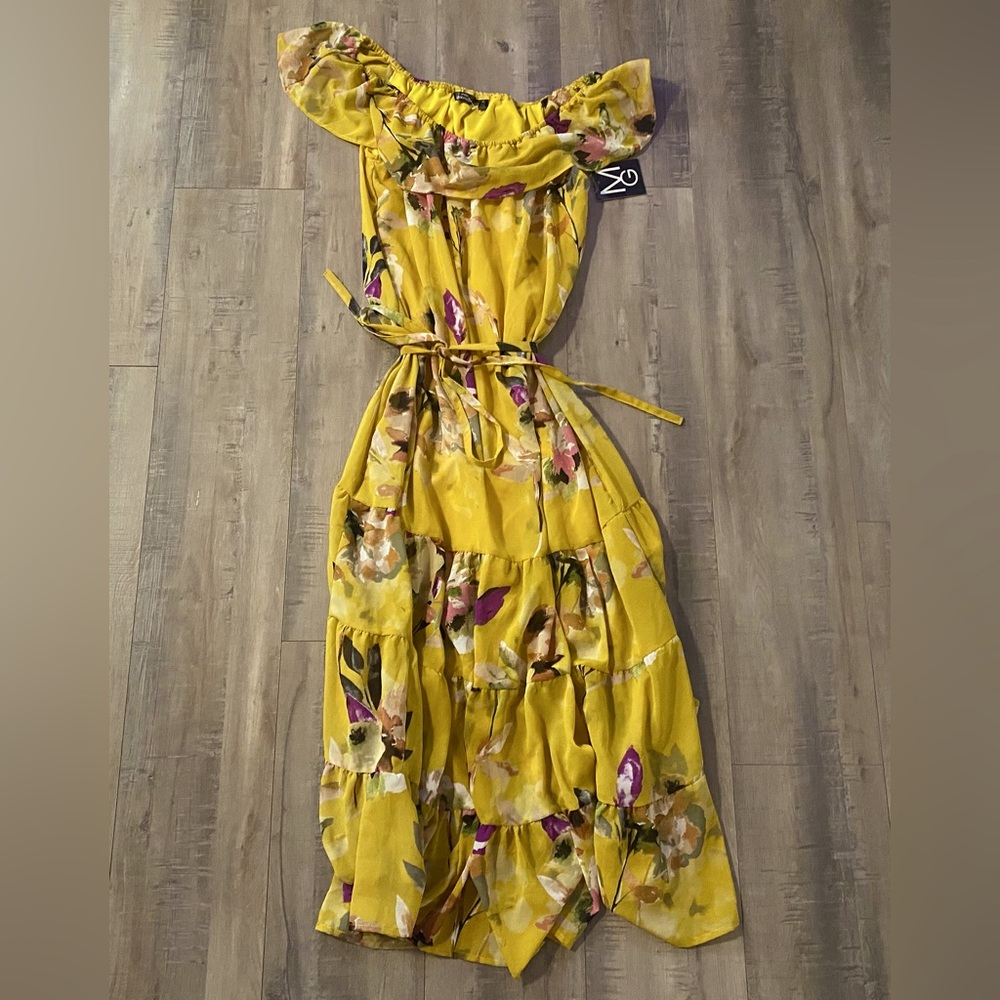 MLLE Gabrielle Light Summer floral dress. New with tags